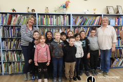 A Vörösmarty iskola 1/b osztályosai a gyermekkönyvtárban - 2025. december 17.