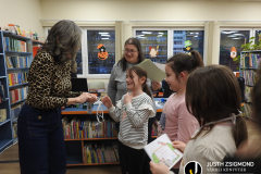 A Vörösmarty iskola 2/a. osztályosai a gyermekkönyvtárban - 2025. november 28.