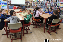 A Vörösmarty iskola 3/b osztályosai a gyermekkönyvtárban - 2026. március 13.