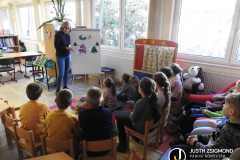 Az Eötvös iskola 1/a osztályosai a gyermekkönyvtárban  - 2022. december 5.