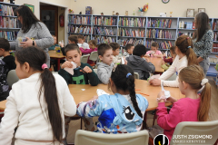 Az Eötvös iskola 1/b. osztályosai a gyermekkönyvtárban - 2025. november 6.