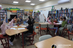 Az Eötvös iskola 2/b osztályosai a gyermekkönyvtárban - 2026. március 30.