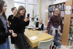 Lapozz velünk! - A református iskola 7. osztályosai a gyermekkönyvtárban - 2025. október 21.